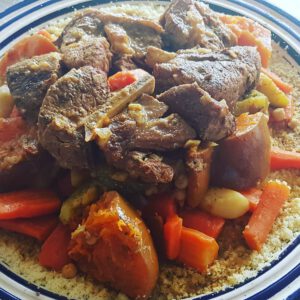 Couscous traditionnel aux légumes de saison et agneau
